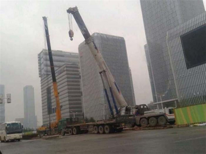 巧家县“自动找平”—— 吊车的 “平地神器” 技术